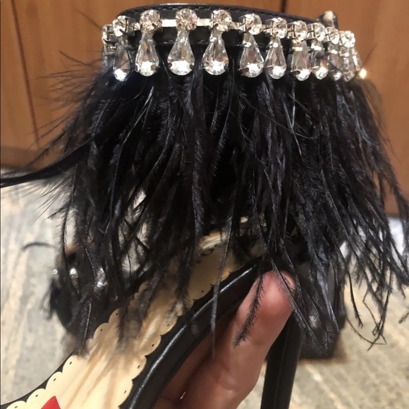 ZIGI SoHo Women “BRYNLEA” black feather & rhinestone detailed heels size 7 NIB! - Picture 4 of 12